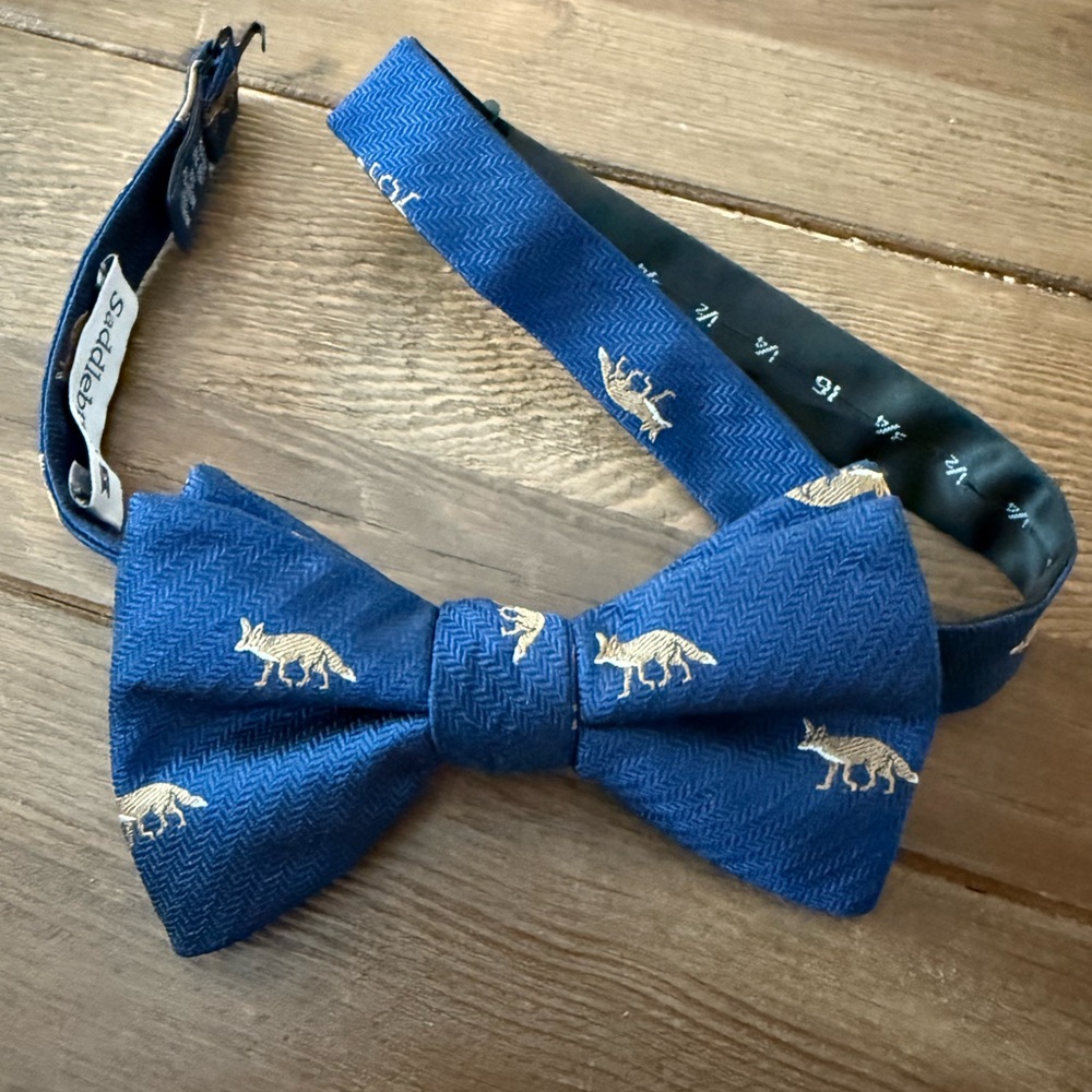 Saddlebred Blue Bow Tie with fox Pattern.